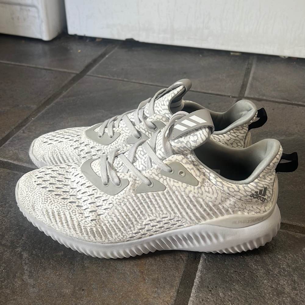 Adidas alpha 3 bounce white grey size 7